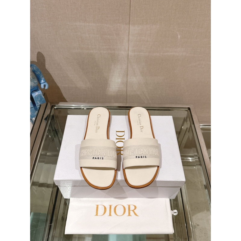 ch**an D*or slippers